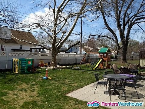 2nd image of 609 Old Stage Rd