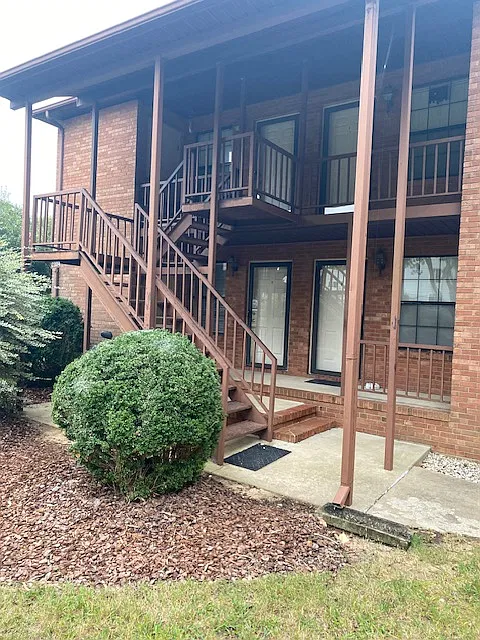 2304 Huntington Rd