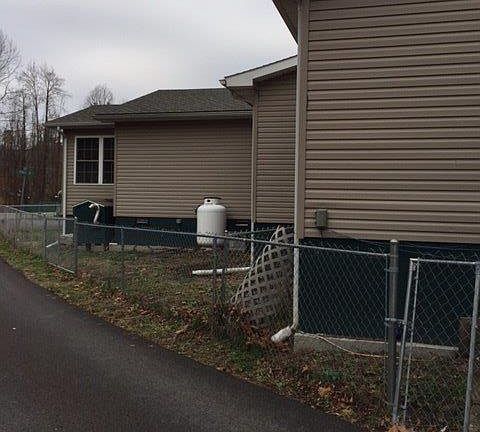 3rd image of 14 Penley Ln