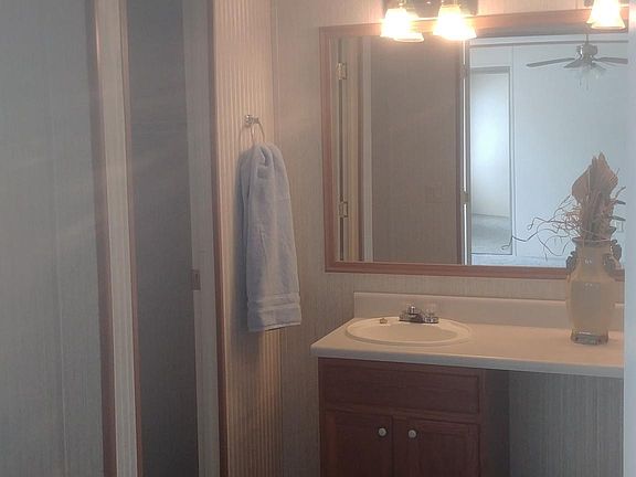 MASTERBATH DRESSING AREA