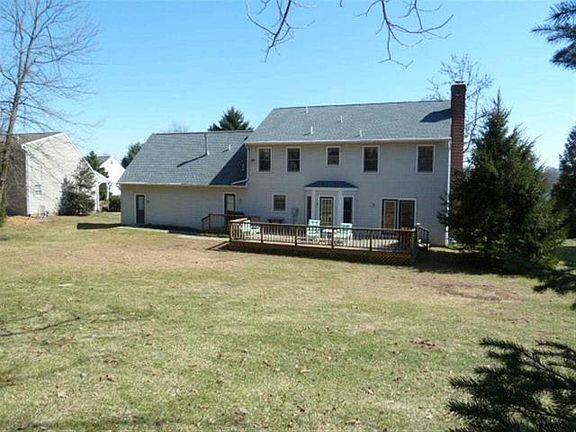 3rd image of 13 N Shaffer Dr