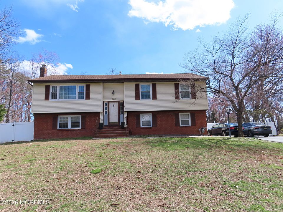 1st image of 432 Grant Avenue