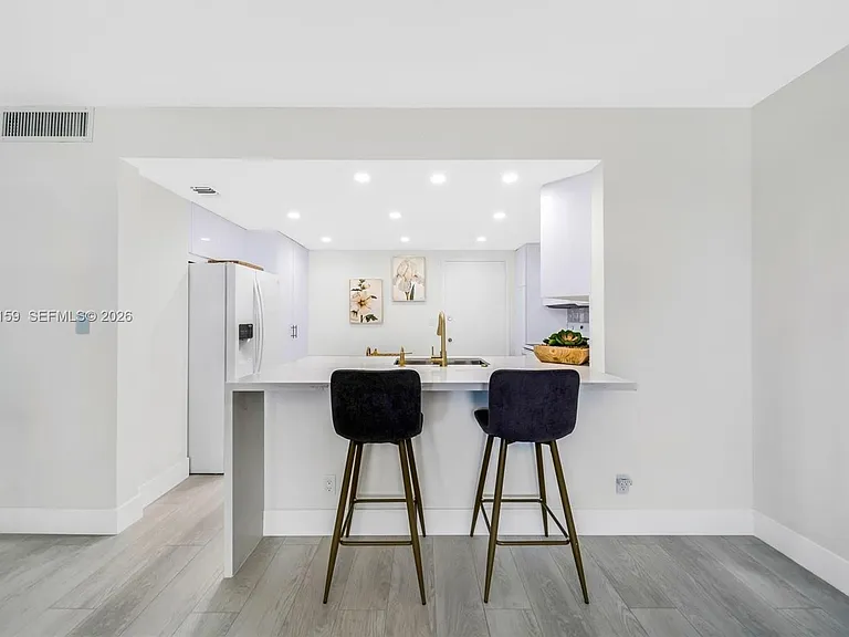2100 S Ocean Dr #5B — Photo 3