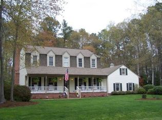 212 Kenmar Dr, Yorktown, VA 23692