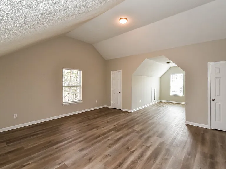 146 Edison Dr — Photo 10