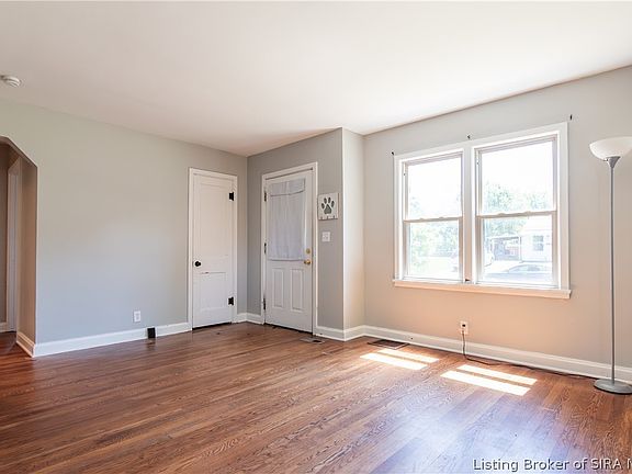 3rd image of 34 Louise Street