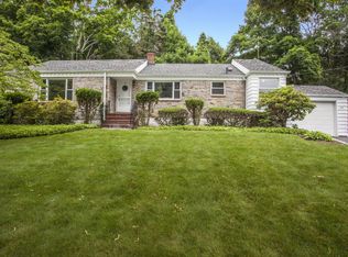 25 Hollow Oak Rd, Chappaqua, NY 10514