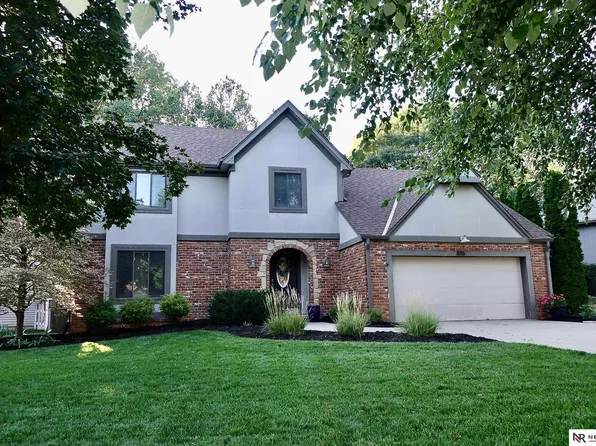 876 S 156th Ave, Omaha, NE 68118