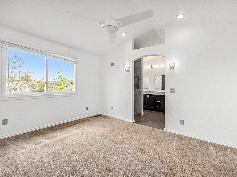 8438 Bluegrass Cir — Photo 11