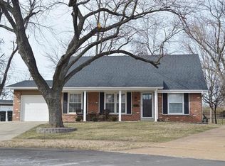 5 Elizabeth Ct, Florissant, MO 63031