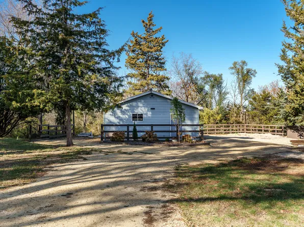 10182 Hamborg Rd, Roscoe, IL 61073