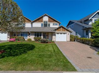 1804 Newton St, Saanich, BC V8R 2R4