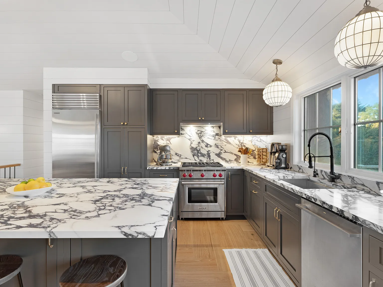 Renovated Cottage On Haven's Beach — Photo 4
