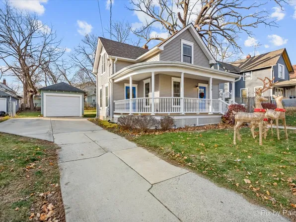 118 S Liberty St, Elgin, IL 60120