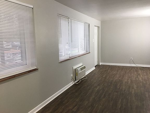 4th image of 1501 Washington Pike #17