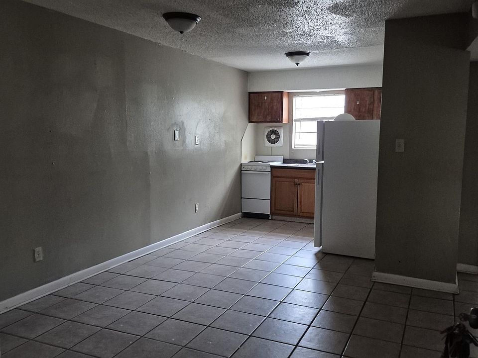 1st image of 818 W 28th Ave APT A15