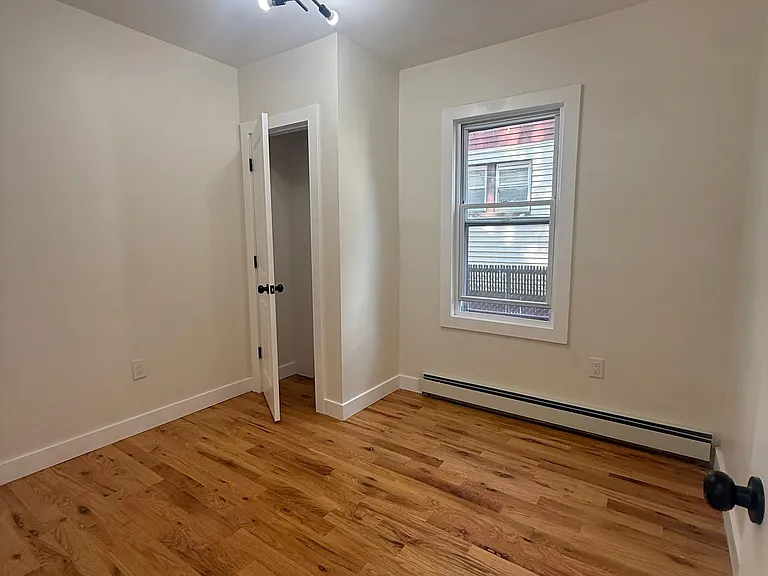 207 Hansbury Ave #1F — Photo 4