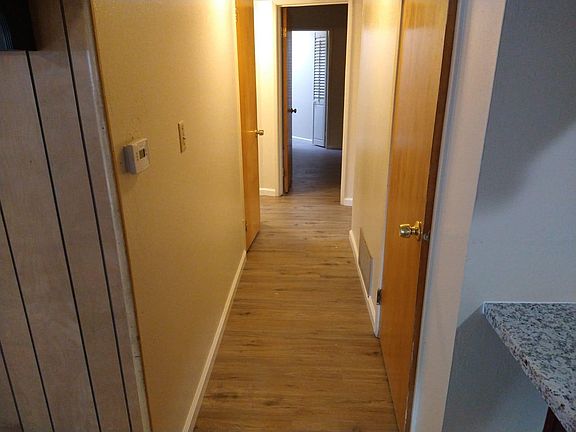 5th image of 3001 W De Ovan Ave