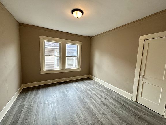 4th image of 2320 Wesley Ave SW