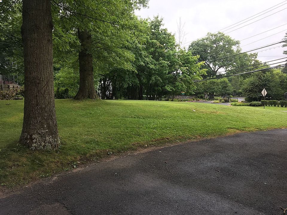 2nd image of 1 Ivy Pl