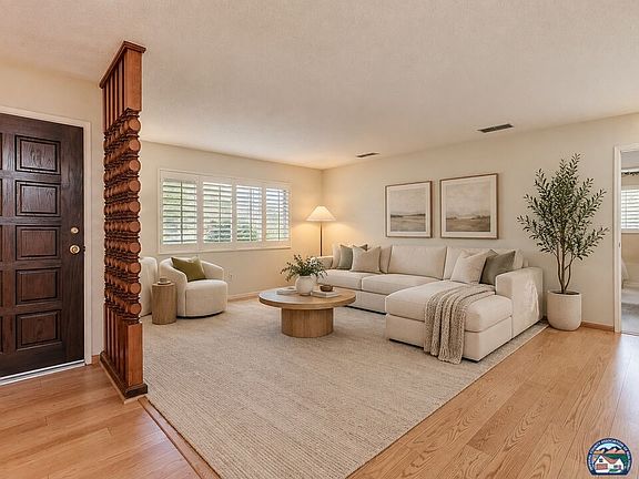 2nd image of 406 Terrace Cir