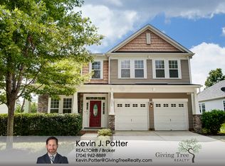 2324 Winding River Dr, Charlotte, NC 28214