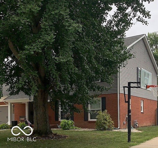 2nd image of 1605 Forest Dr