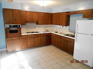 4th image of 304 N Redwood Ln