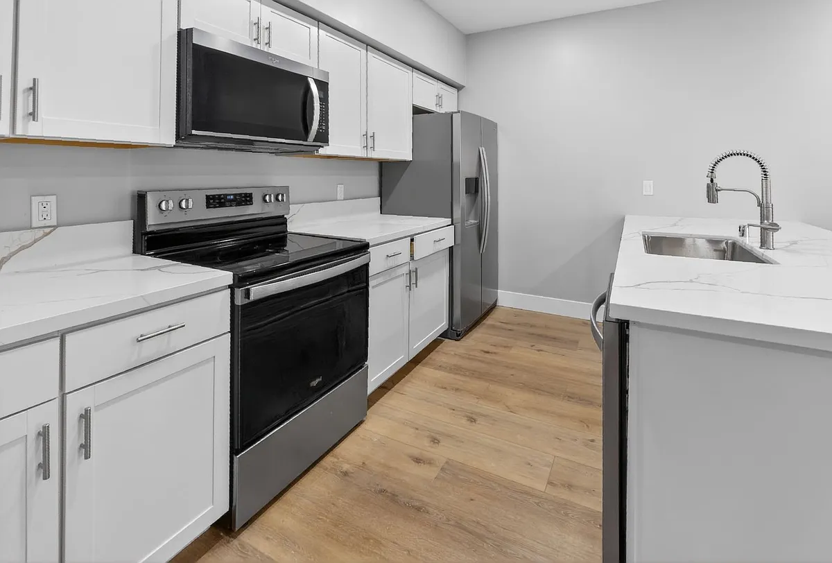 Building Photo - 1520 Independence Way #2