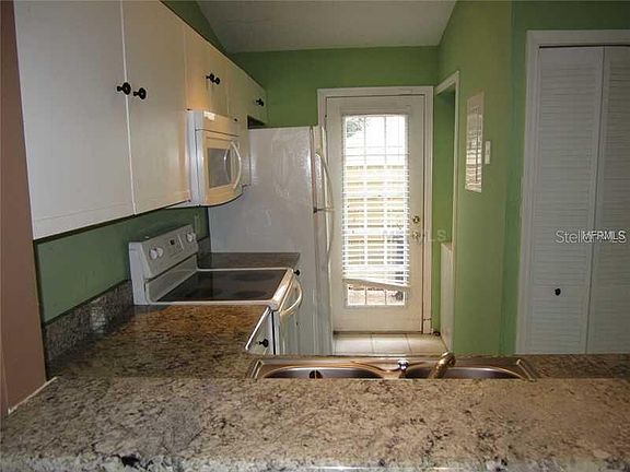2nd image of 13 Silver Park Cir