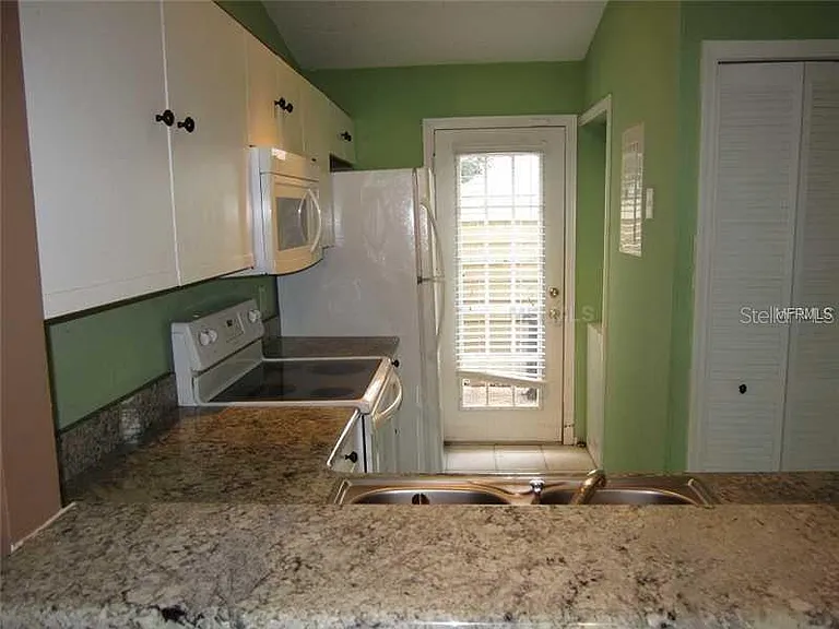 13 Silver Park Cir — Photo 2