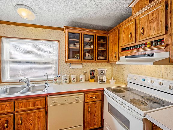 5th image of 41 Wildwood Ln