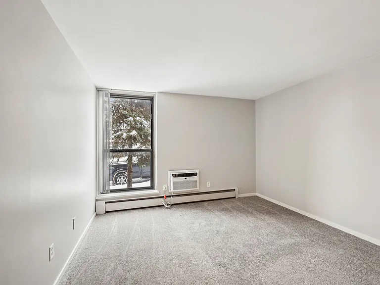 Lexington Hills Apartments — Photo 38