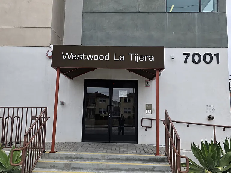 7001 S La Tijera Blvd #206 — Photo 11