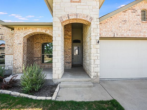 4th image of 1123 Emerald Gate Dr