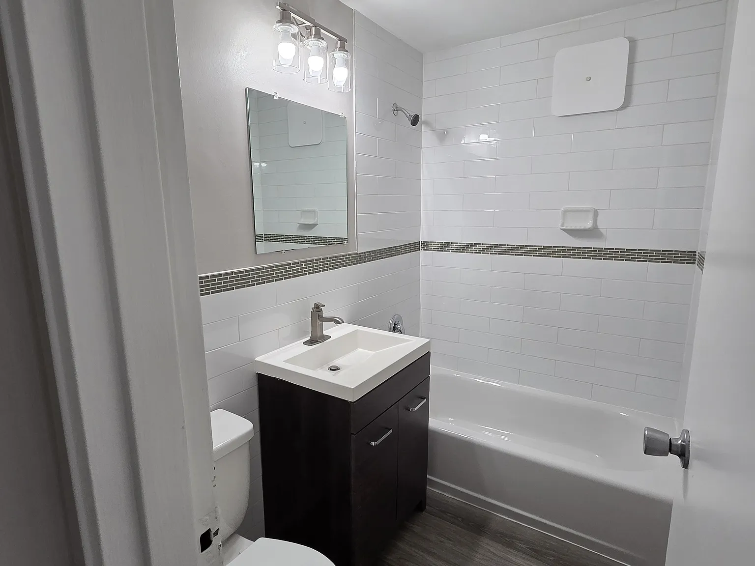 1 bed, 680 sqft, $1,975 — Photo 4