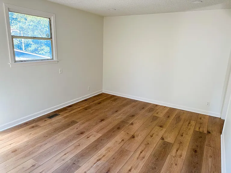 Entry room/living room