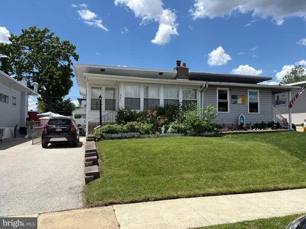 261 Hoffman Rd, Ridley Park, PA 19078