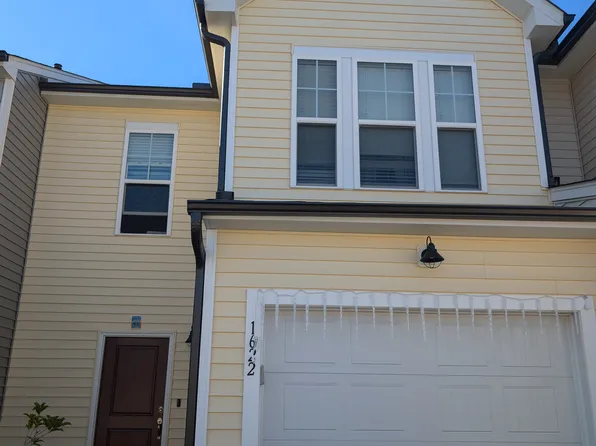 1622 Glacier Dr, Durham, NC 27713