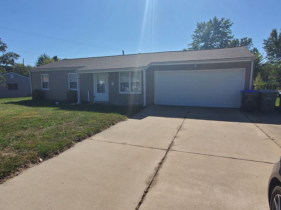 Front view of the home.