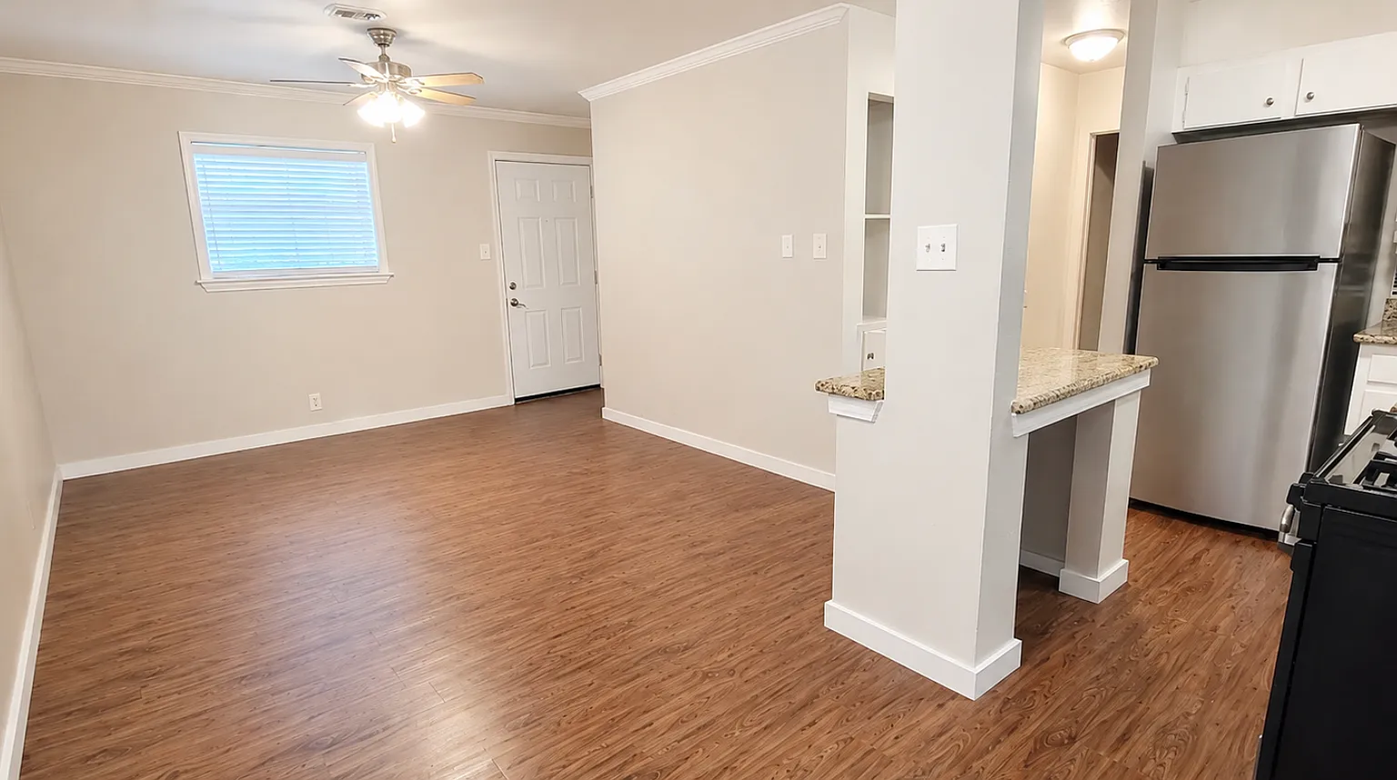 1 Bed 1 Bath All Bills Paid — Photo 2