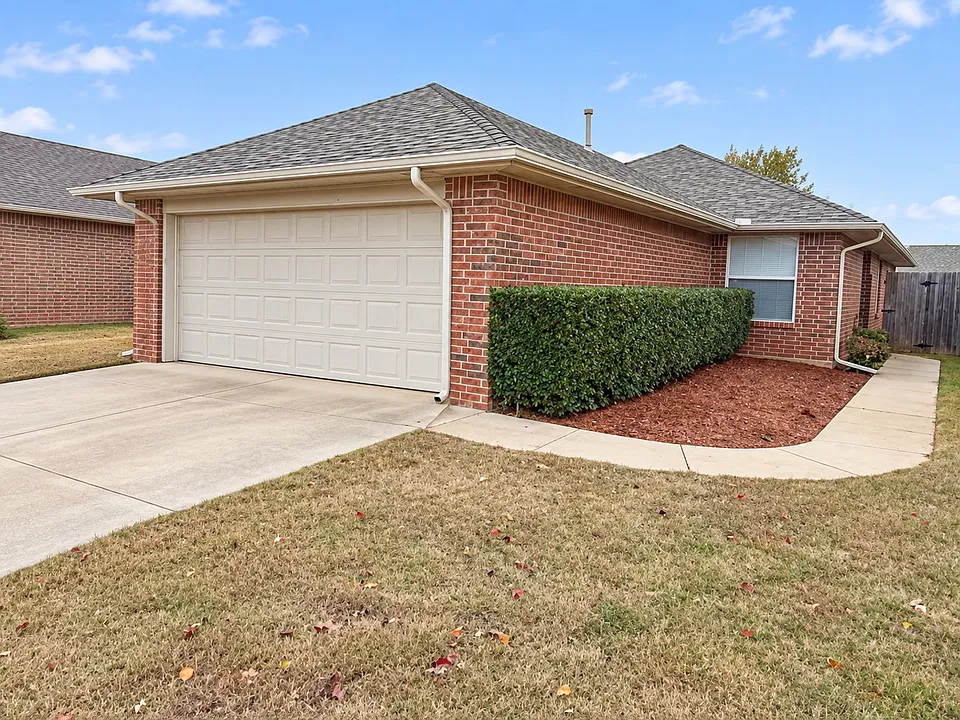 3813 Southwind Ave