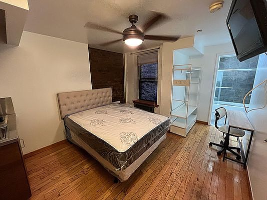 1st image of 138 E 31st St #16