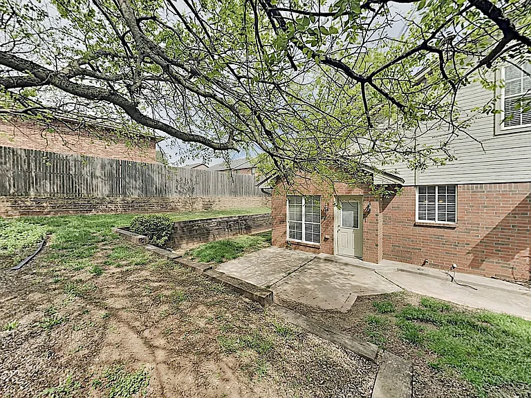 605 Knights Bridge Rd — Photo 23