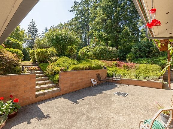 2nd image of 1044 SE Fauna Ln