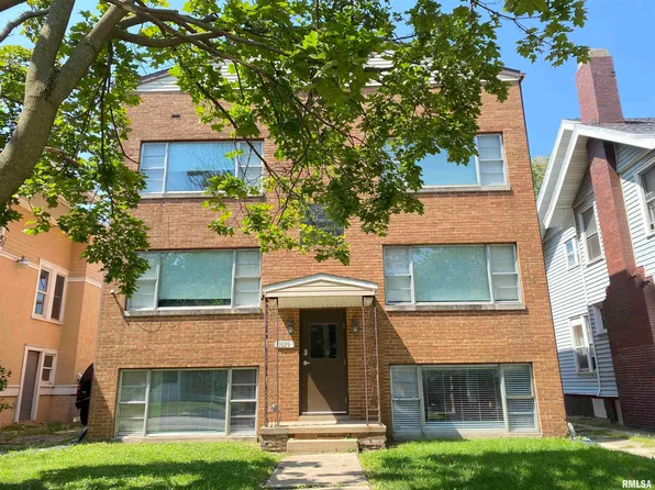 1029 N University St, Peoria, IL 61606
