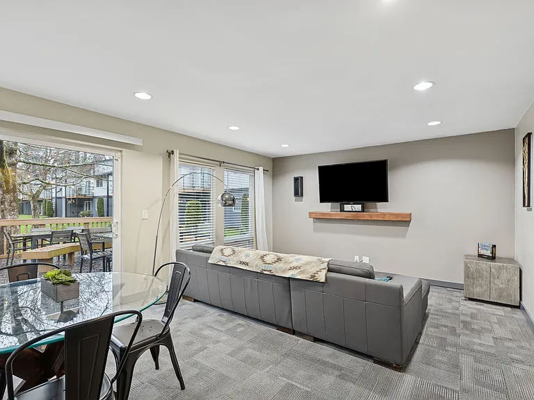 Tessera Apartments — Photo 21