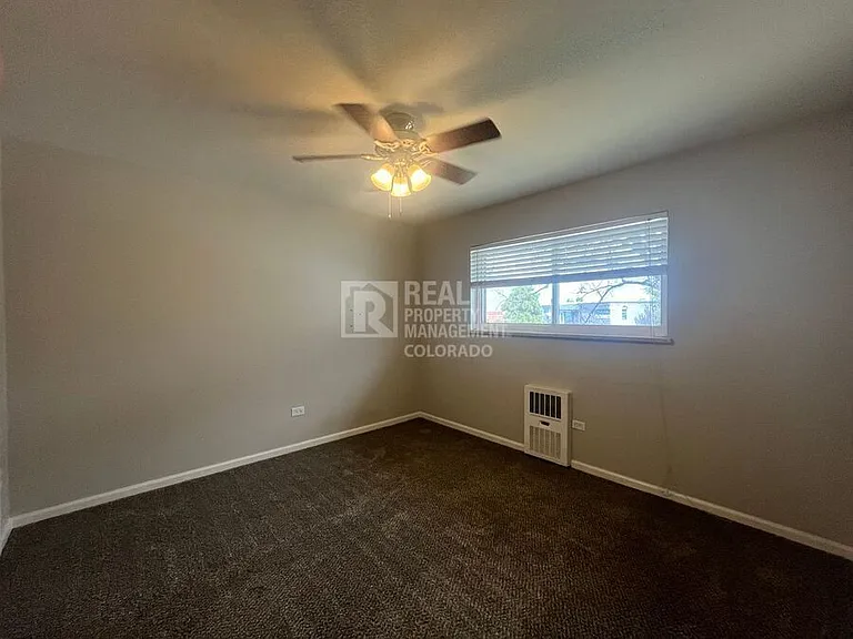 2260 S Valley Hwy #3 — Photo 8