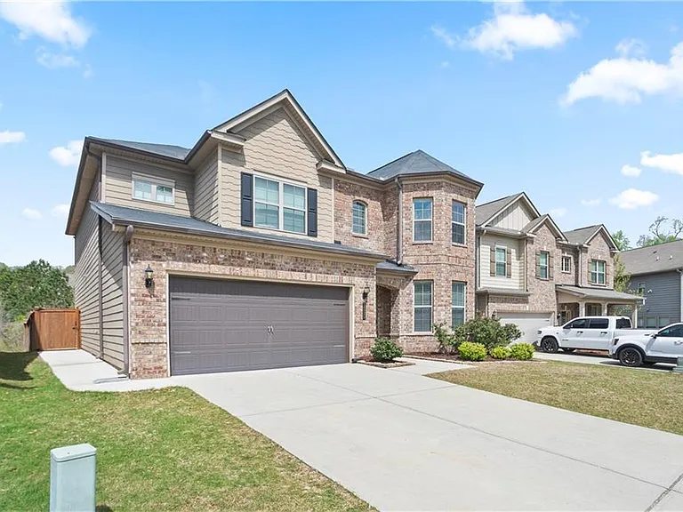 1220 Wesleyan Pl — Photo 3
