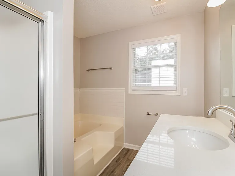 430 Ivy Crest Dr — Photo 12